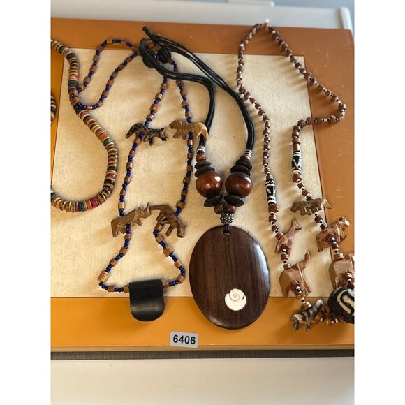 Lot Of Handmade Wooden & Beaded Animal-Themed Necklaces With Unique Pendant Acce - Picture 7 of 16